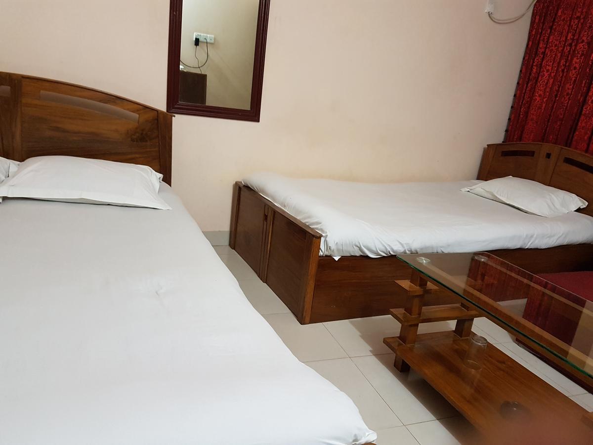 Hotel Diamond Park Dakhin Kattali Екстериор снимка