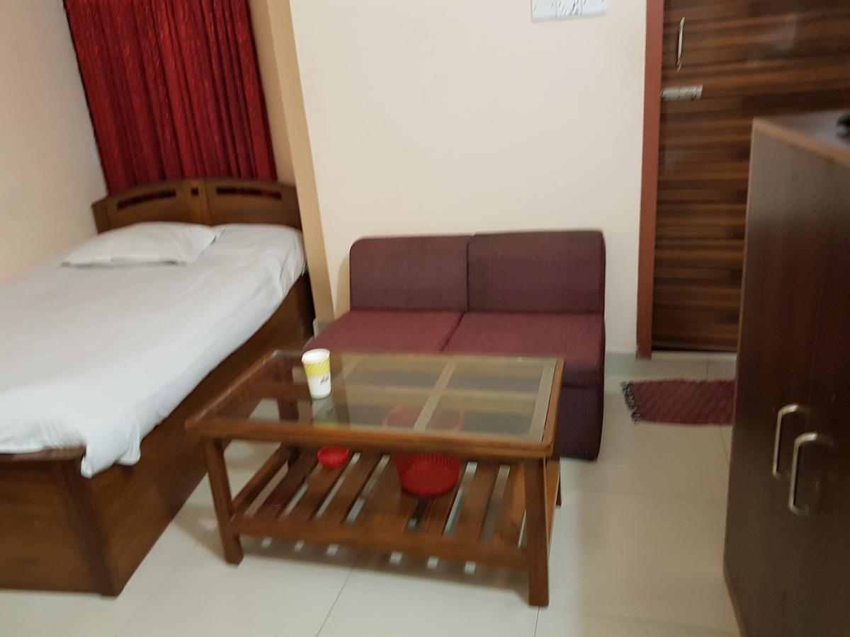 Hotel Diamond Park Dakhin Kattali Екстериор снимка
